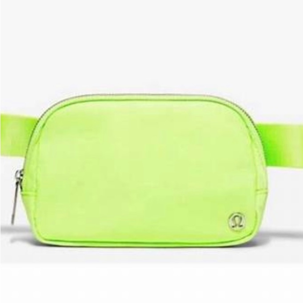 Lululemon Everywhere Belt Bag (NWT)